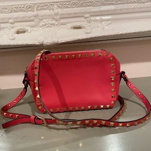 Valentino Rockstud Camera Bag - Pink